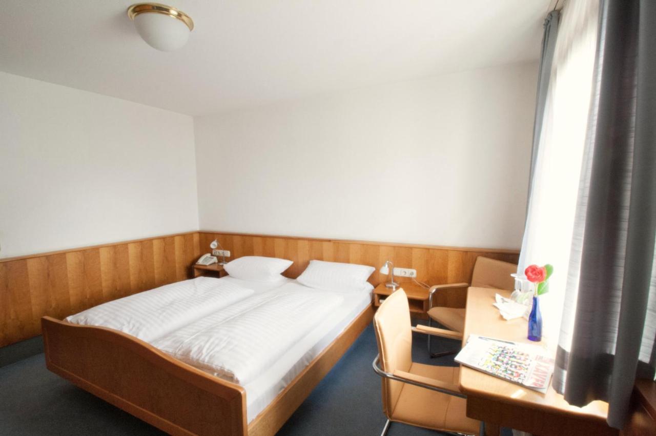 Hotel Krone Strassdorf Schwäbisch Gmünd Eksteriør billede